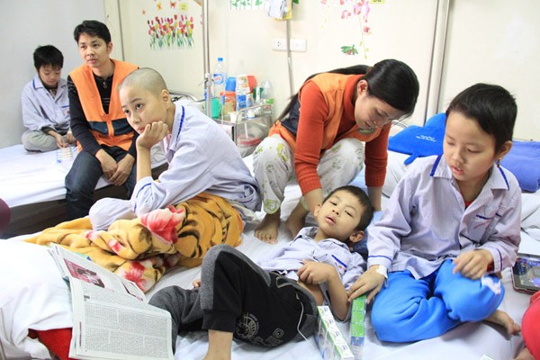 Những bệnh nhi mòn mỏi chờ máu - ảnh 6